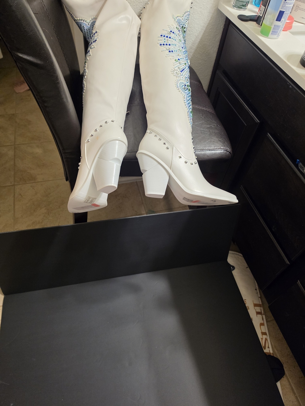 NWT Azalea Wang Axellevwhite Blue Embellished Boots Size 11m. - Picture 6 of 7